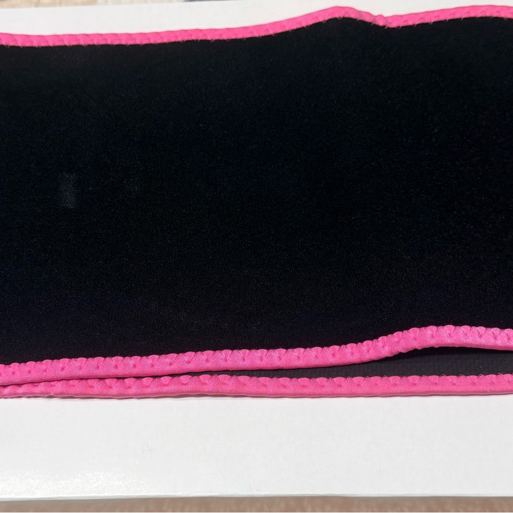 Sweet Sweat Waist Trimmer - Black and Pink - Picture 3 of 5